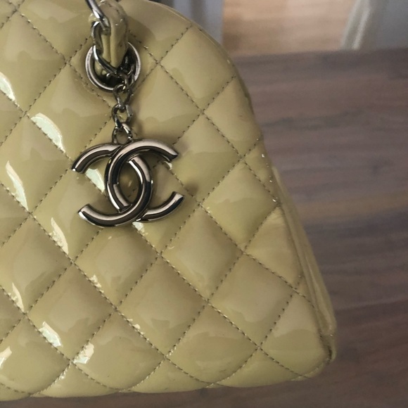 Beautiful Vintage Chanel Bag - Picture 4 of 11